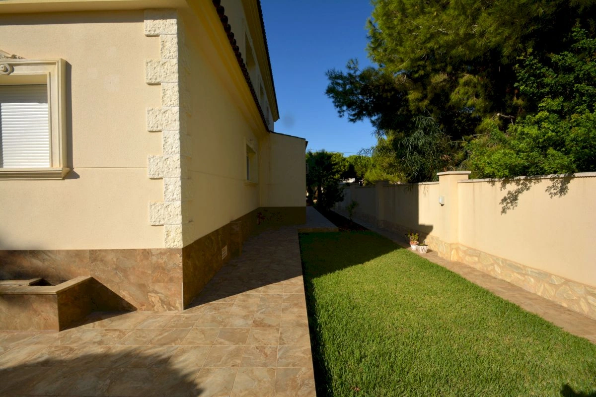 Villa for sale in Orihuela Costa