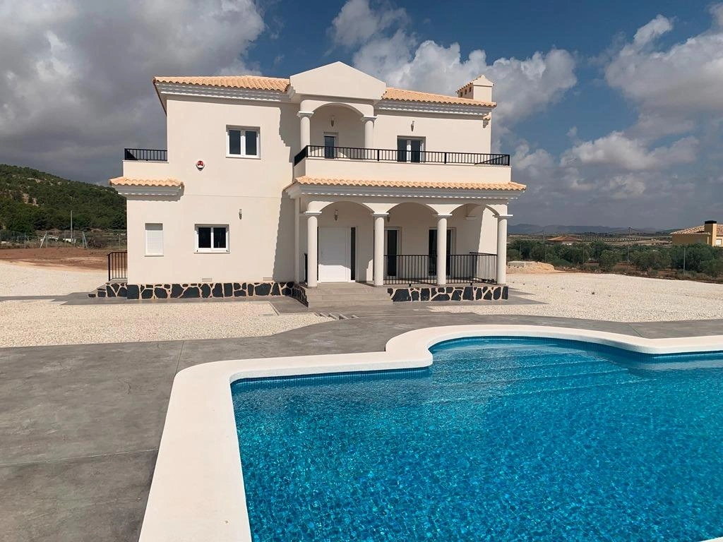 Villa for sale in Pinoso