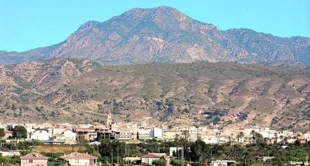Villa for sale in Fortuna