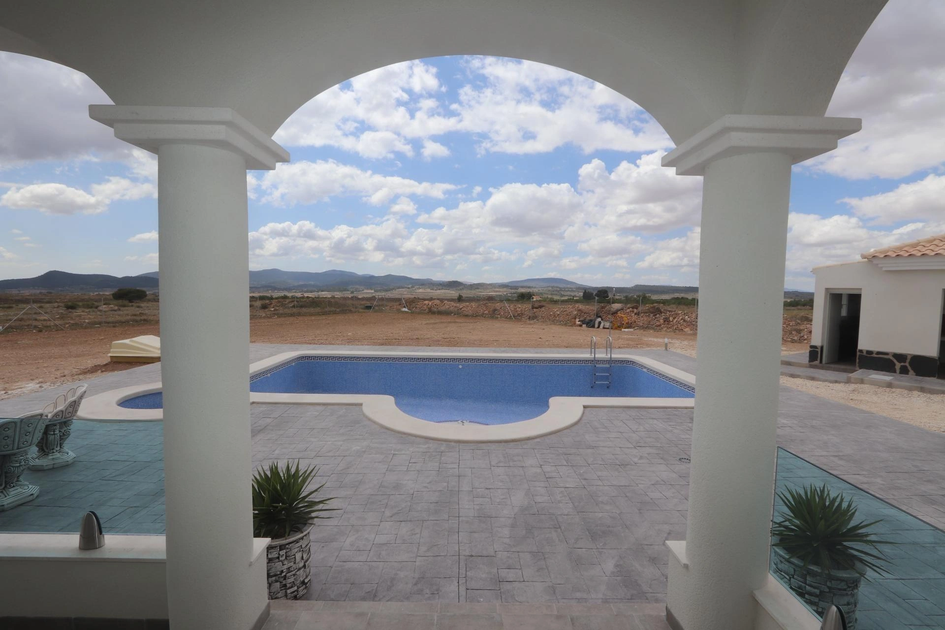 Villa for sale in Pinoso