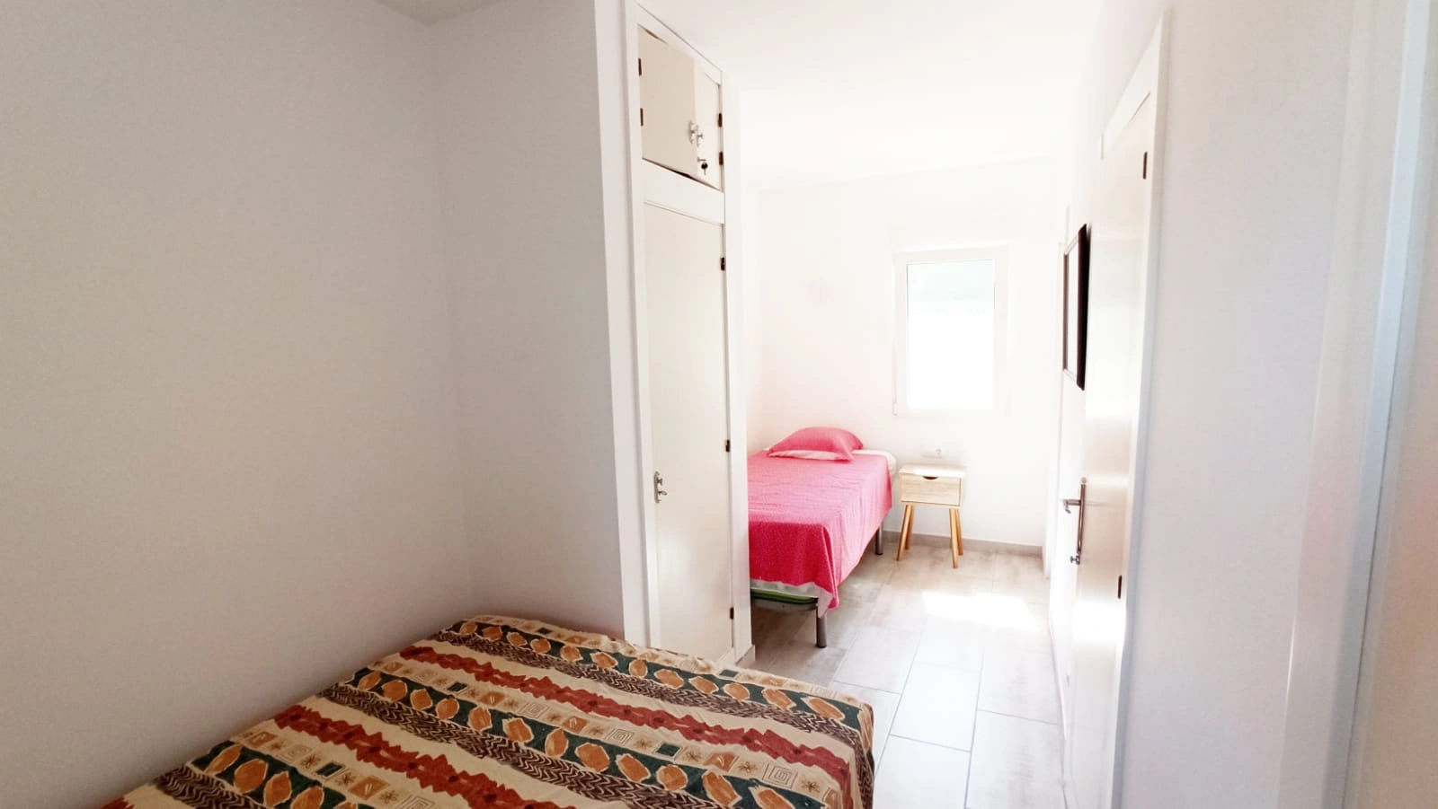 Cometa III Calpe - Villa with large plot and tennis court for sale.