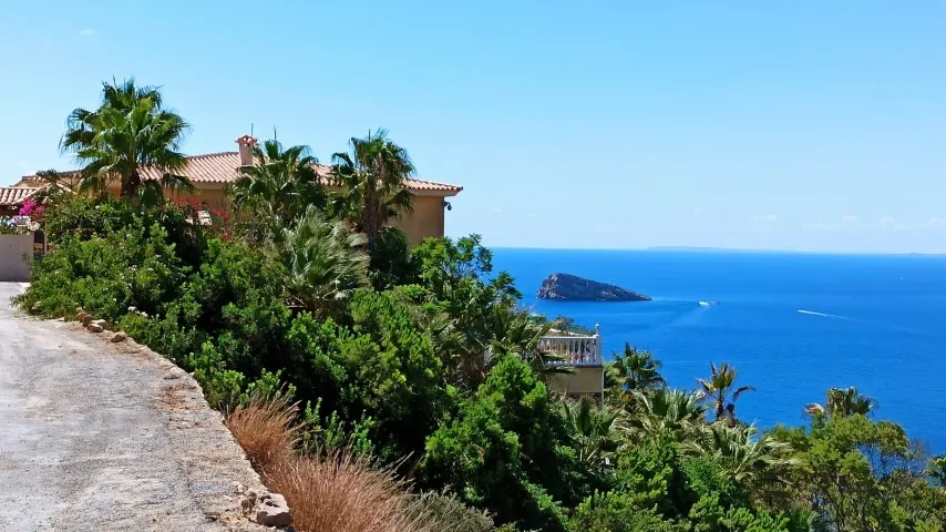 Frontline villa in Benidorm for sale - Villa Del Mar.