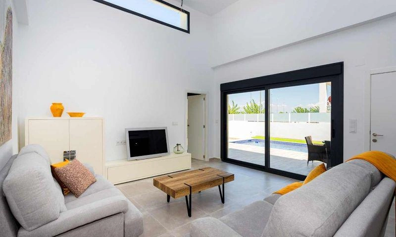 Villa for sale in Daya Nueva