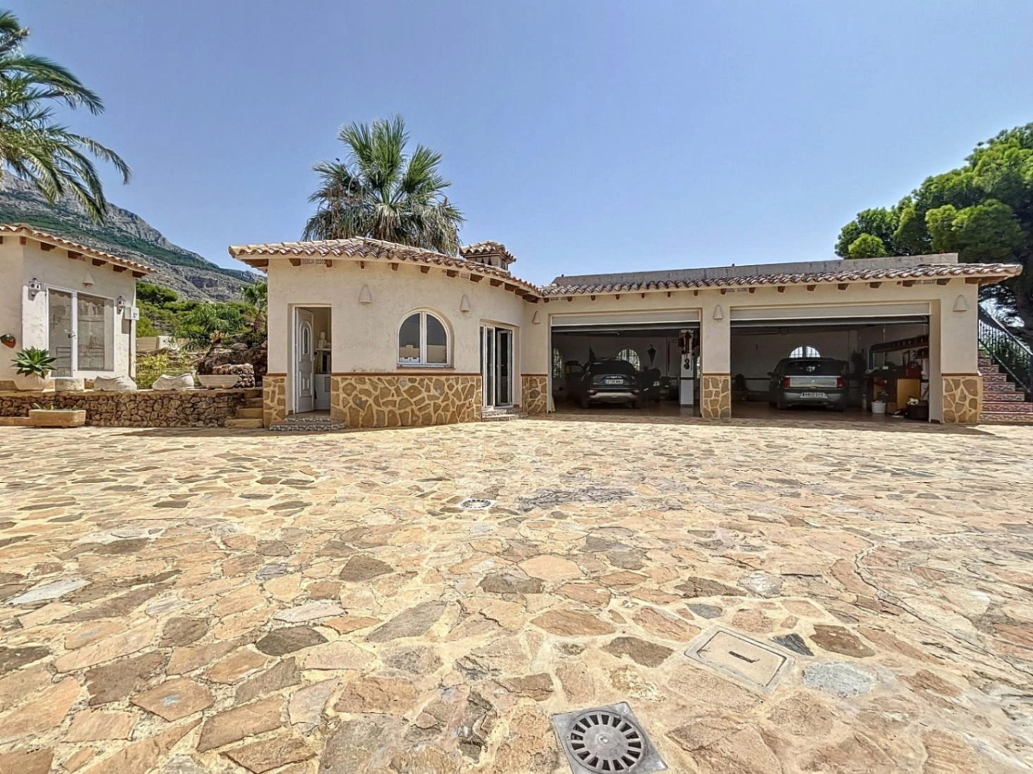 Villa for sale in Altea