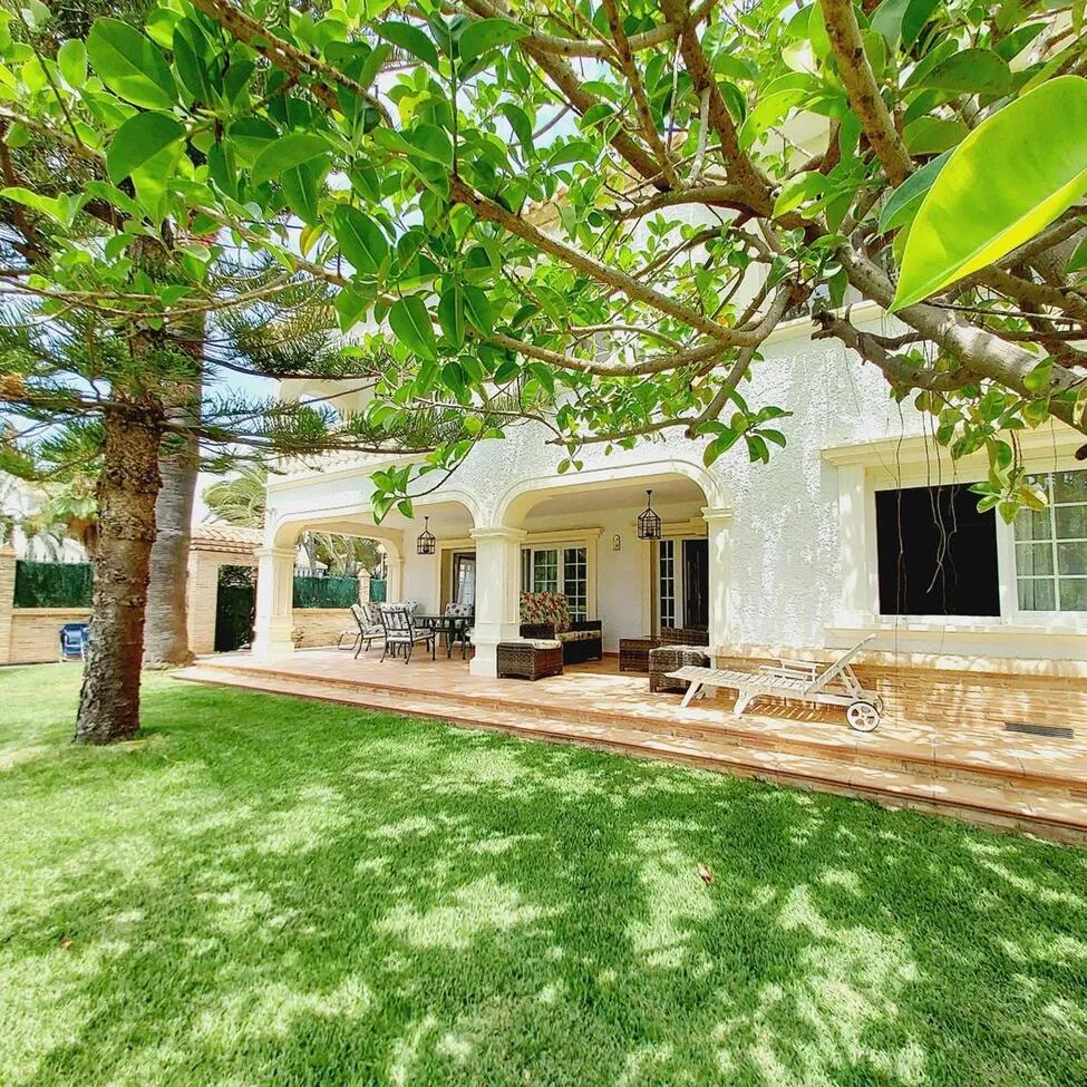 Villa for sale in Orihuela Costa