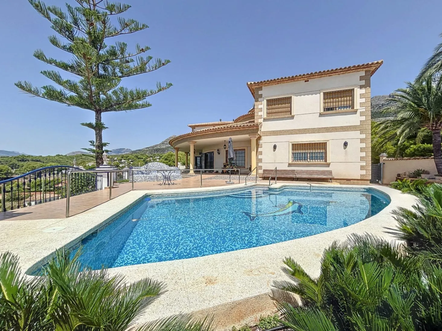 Villa for sale in Altea