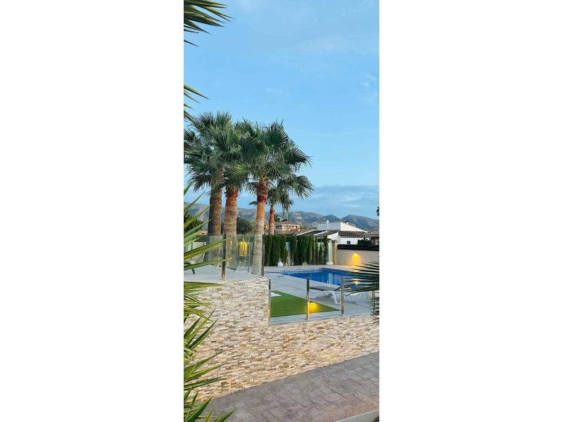 Villa til salg i Alfas Del Pi