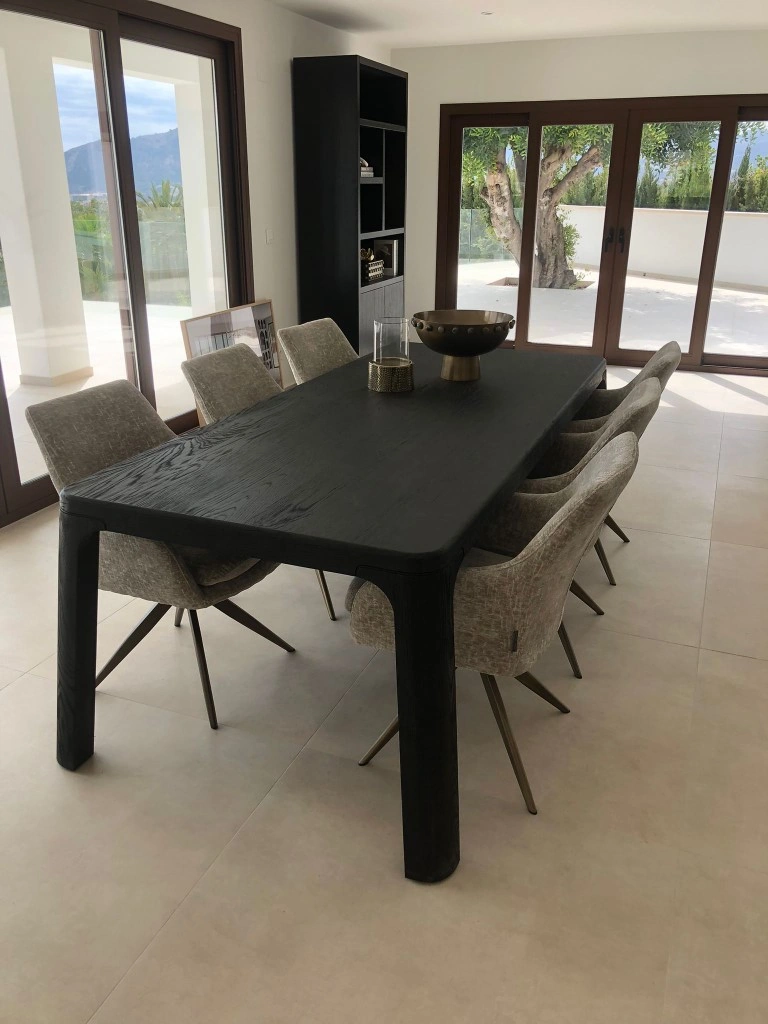 Modern finca with large plot in Altea, sea views!