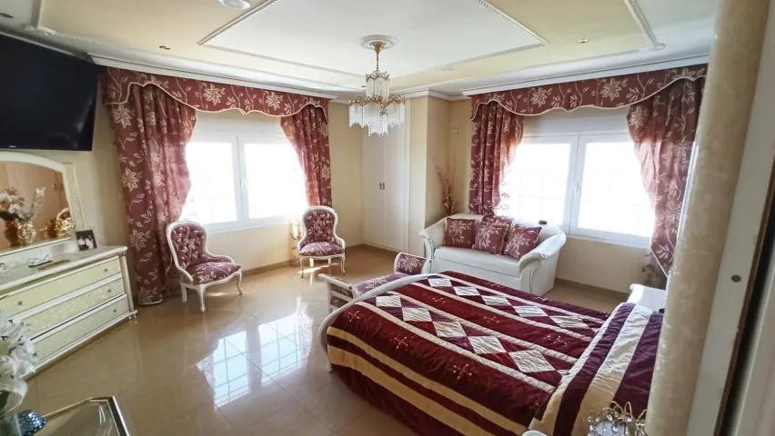 Frontline villa in Benidorm for sale - Villa Del Mar.