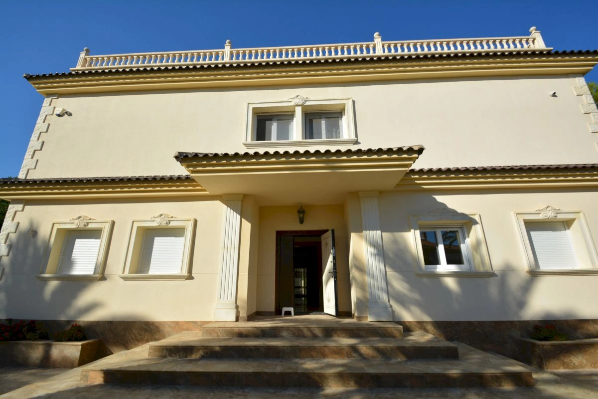 Villa for sale in Orihuela Costa
