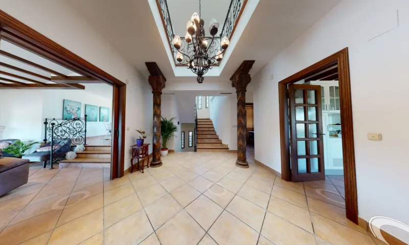 Villa for sale in Elche