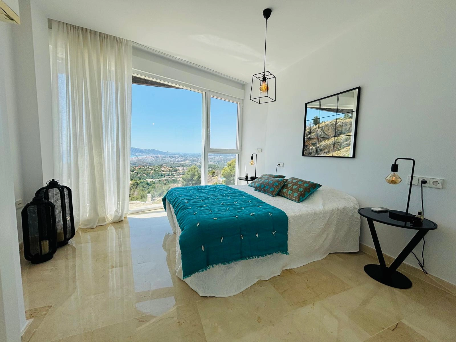 Luxury villa in Altea la Vella with unbeatable sea and mountain views.