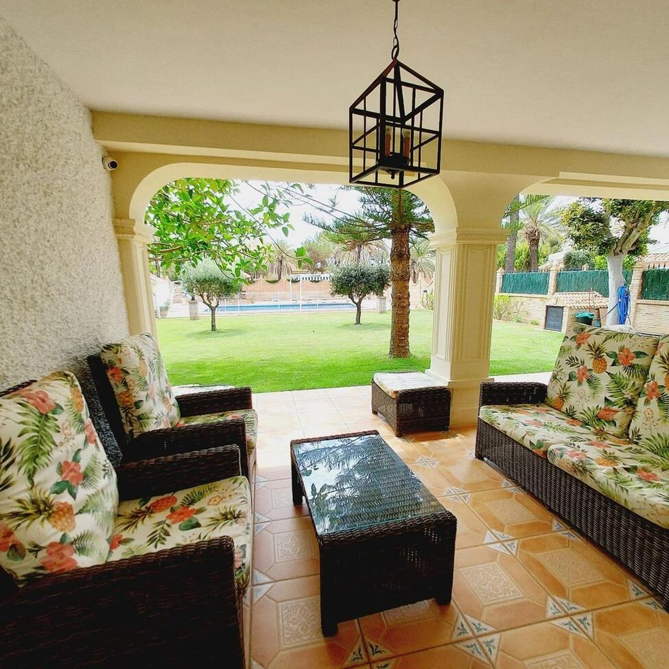 Villa for sale in Orihuela Costa