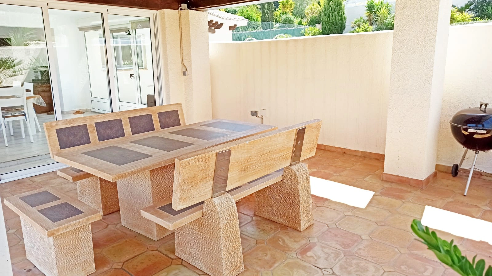Cometa III Calpe - Villa with large plot and tennis court for sale.