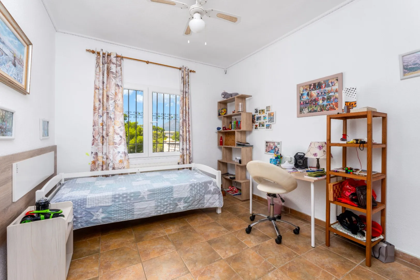 Luxury villa on a 5943 m2 plot with panoramic views.