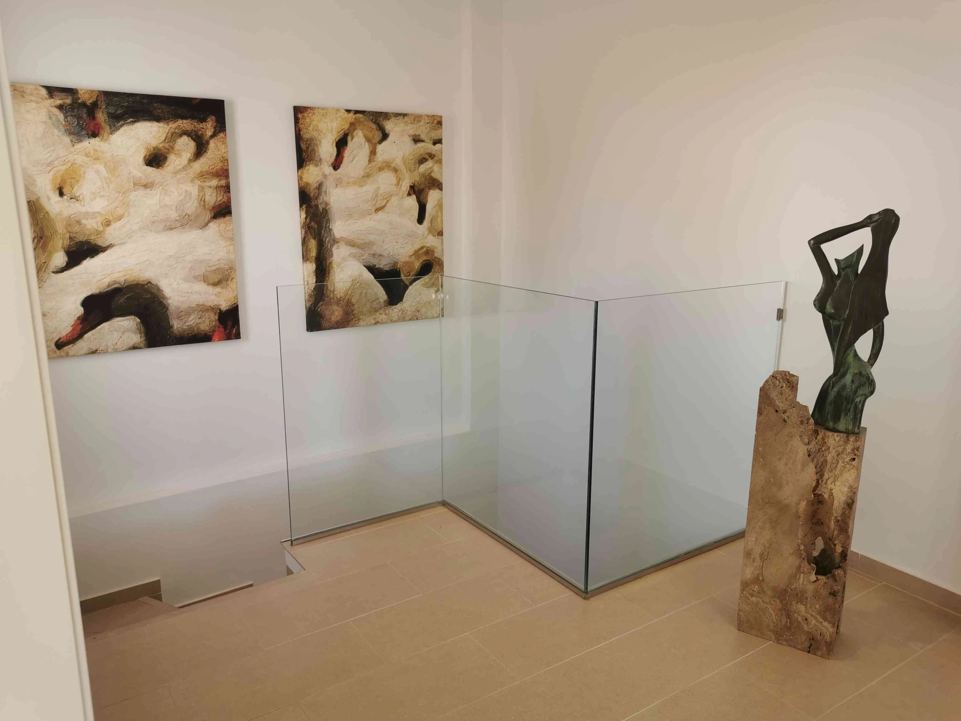 Modern villa in Altea la Vella with sea and mountain views.