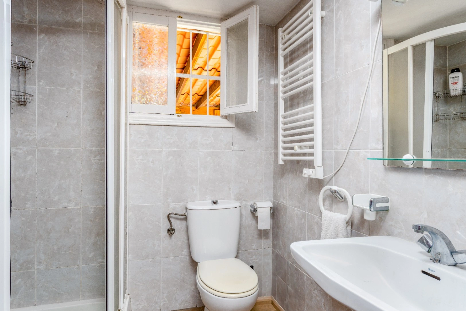 Luxury villa on a 5943 m2 plot with panoramic views.