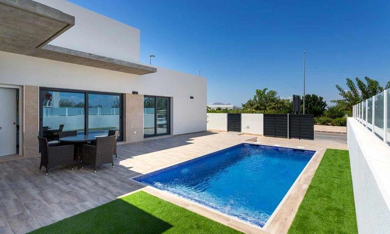 Villa for sale in Daya Nueva