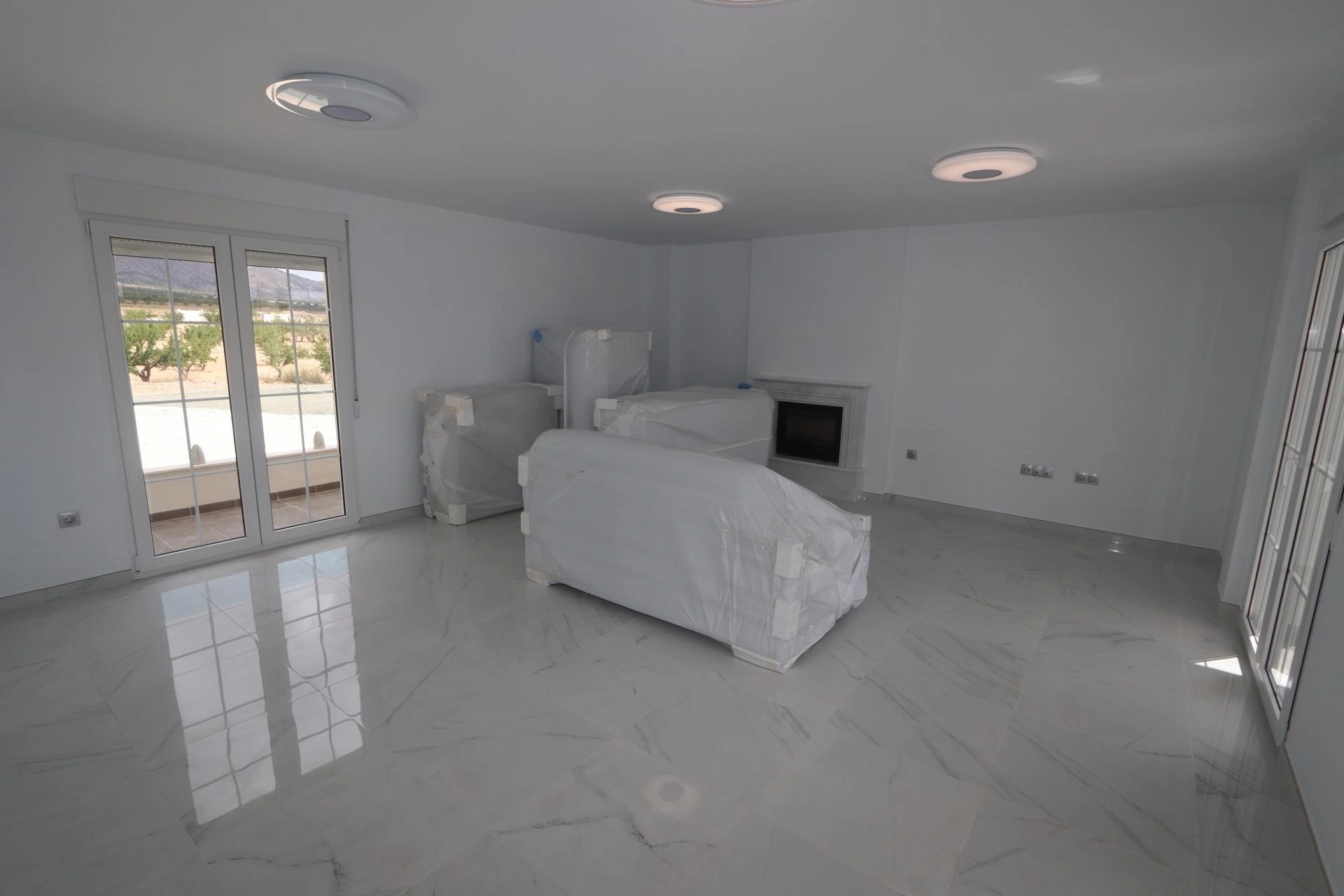 Villa for sale in Pinoso