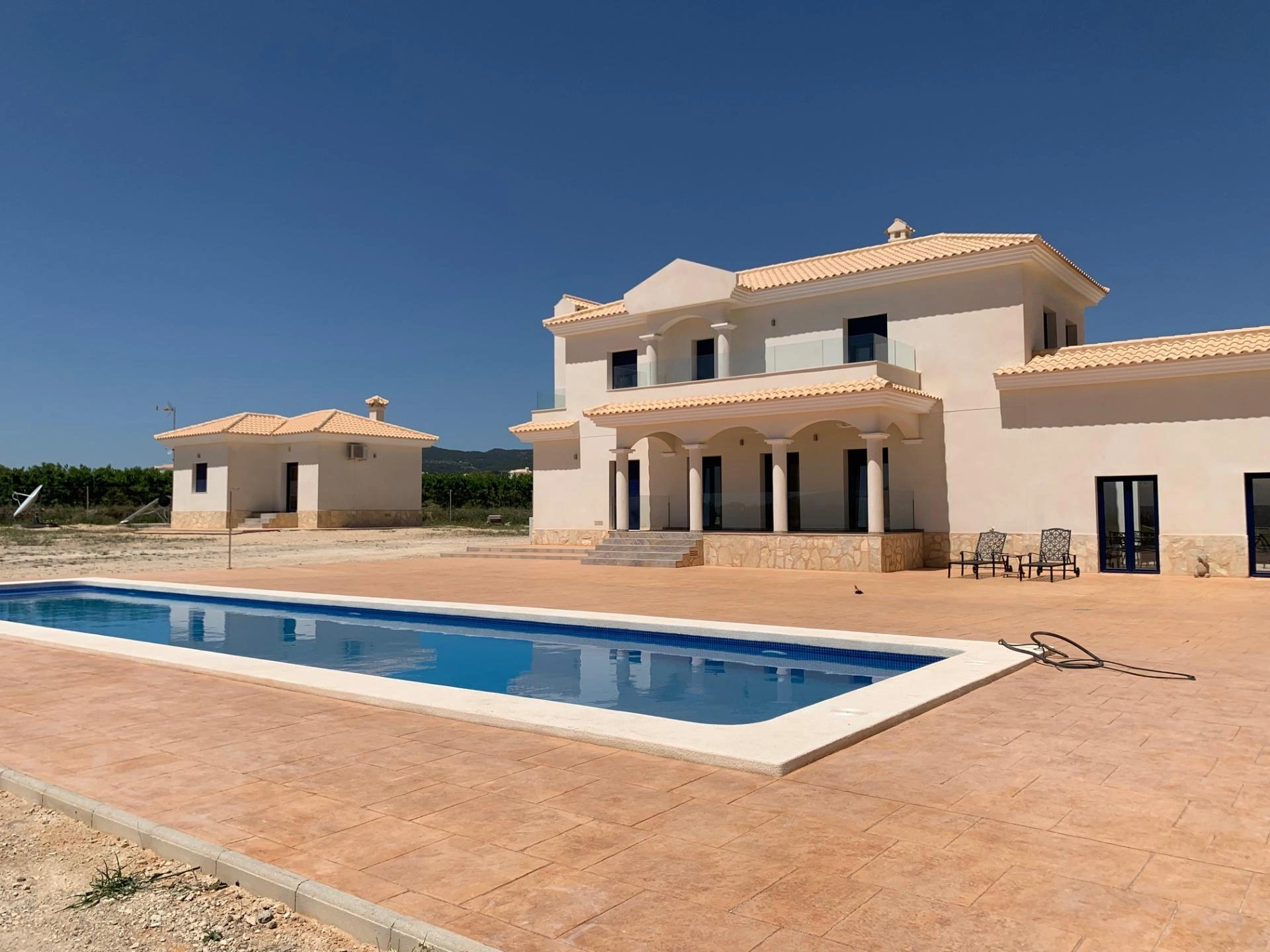 Villa for sale in Pinoso
