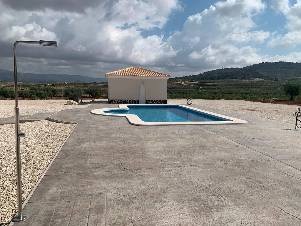 Villa for sale in Pinoso