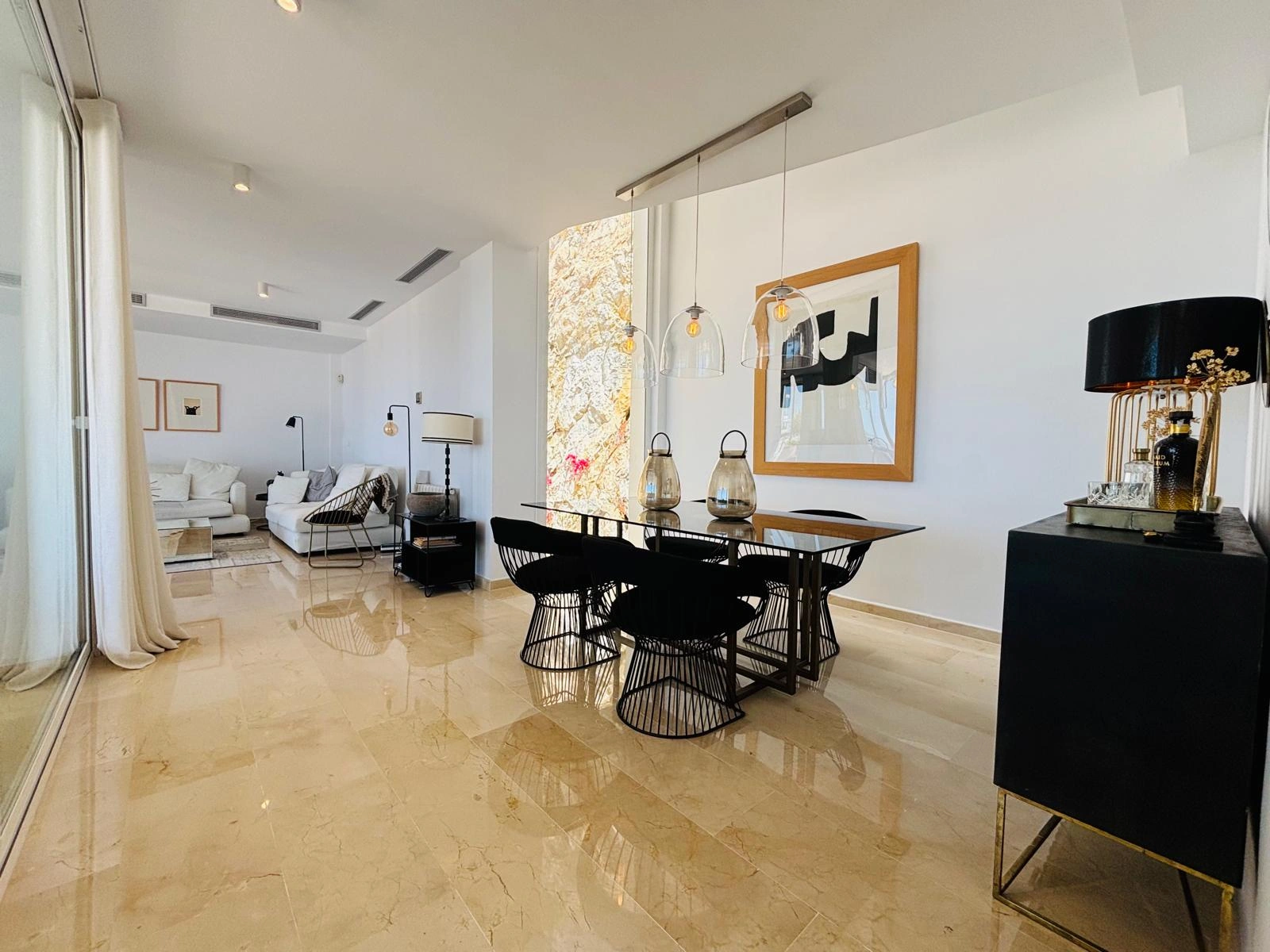 Luxury villa in Altea la Vella with unbeatable sea and mountain views.