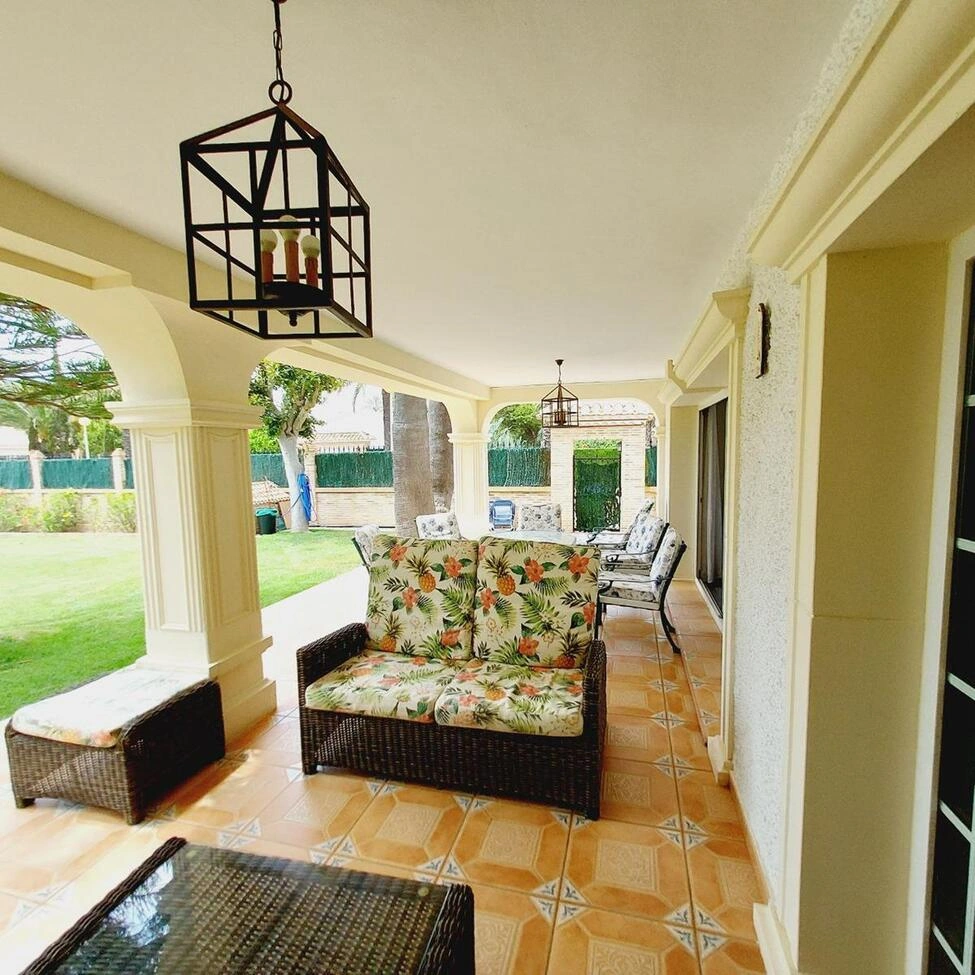 Villa for sale in Orihuela Costa