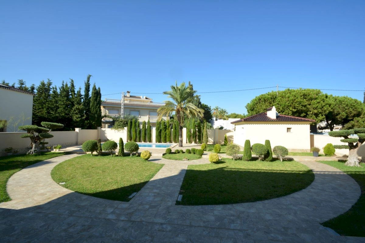 Villa for sale in Orihuela Costa