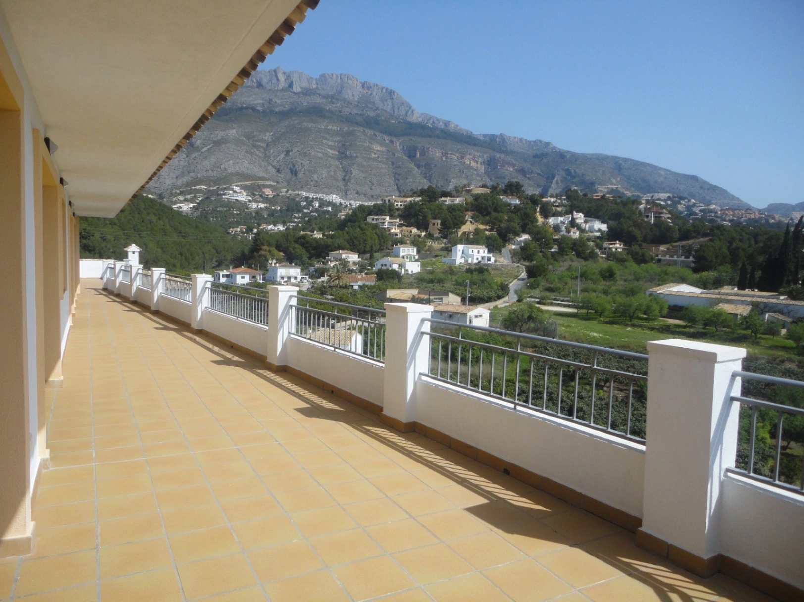 Penthouse with panoramic views in Altea la Vella