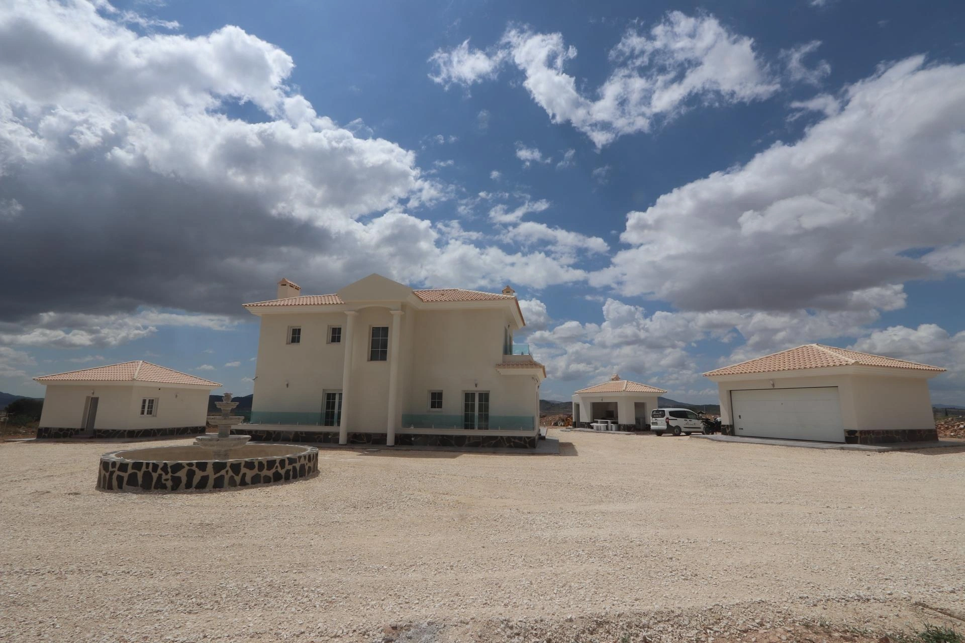 Villa for sale in Pinoso