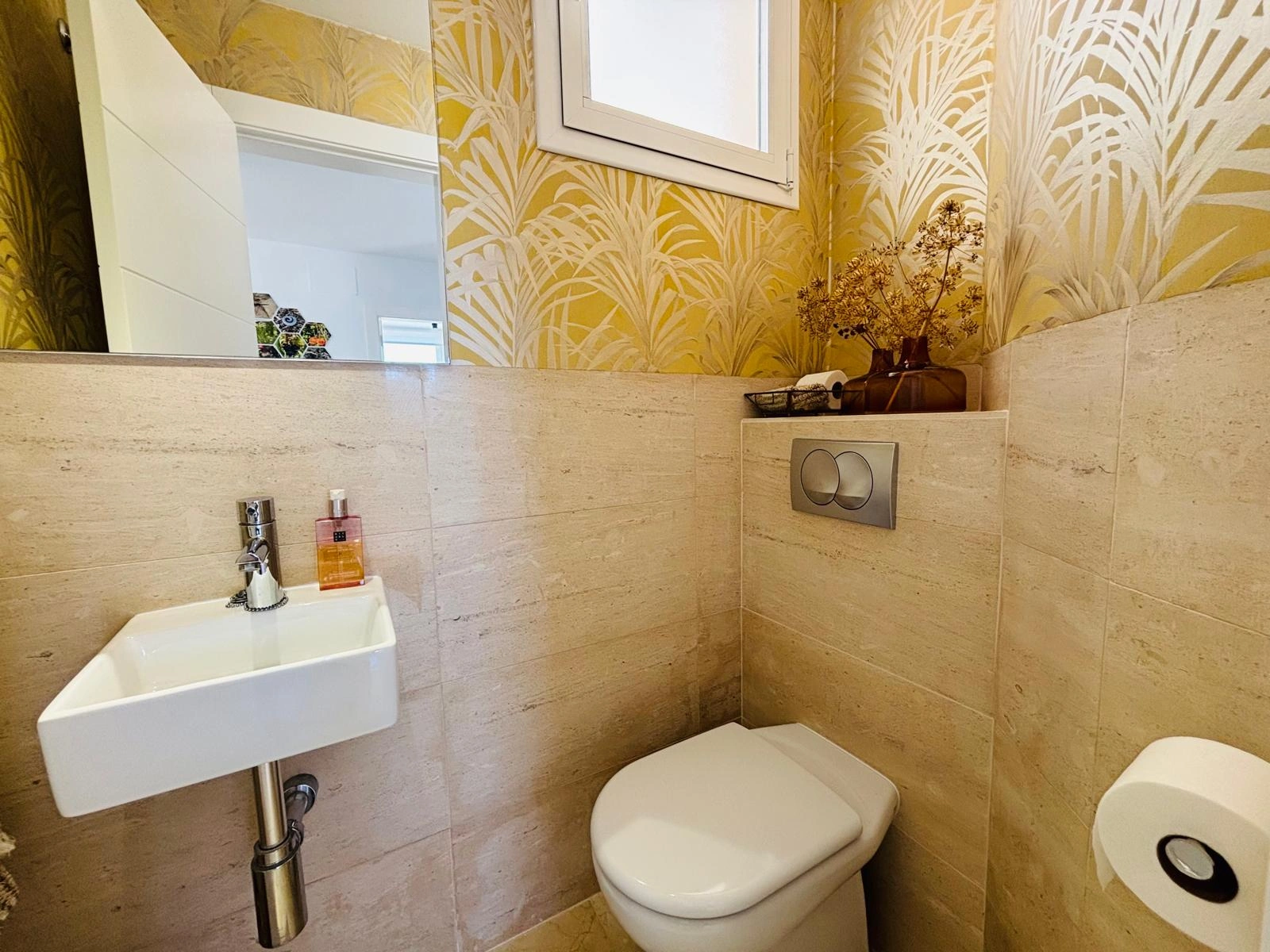 Luxury villa in Altea la Vella with unbeatable sea and mountain views.