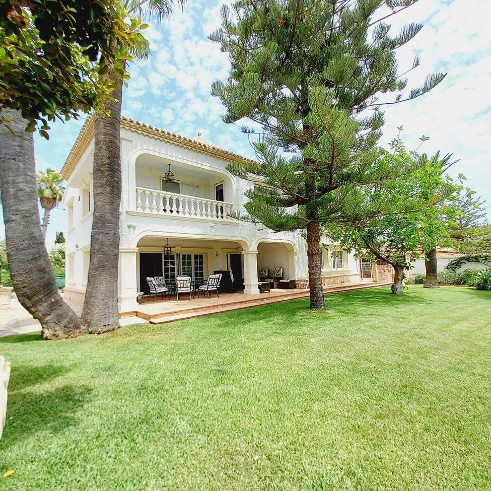 Villa for sale in Orihuela Costa