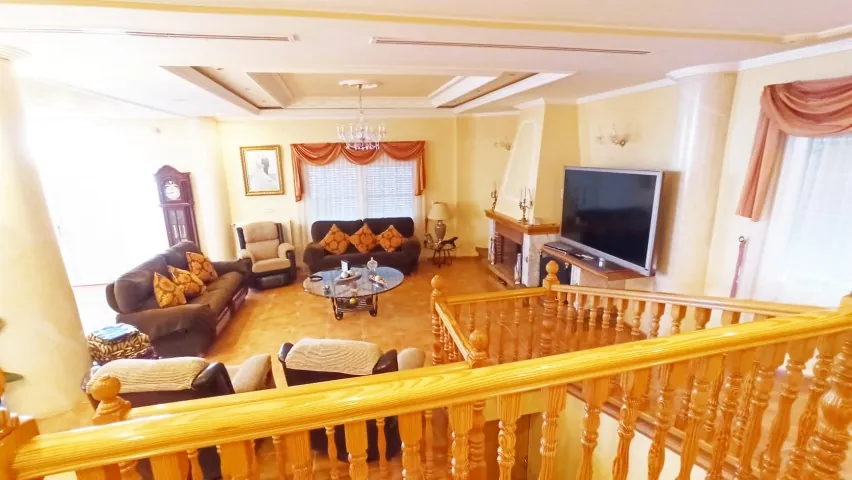 Frontline villa in Benidorm for sale - Villa Del Mar.