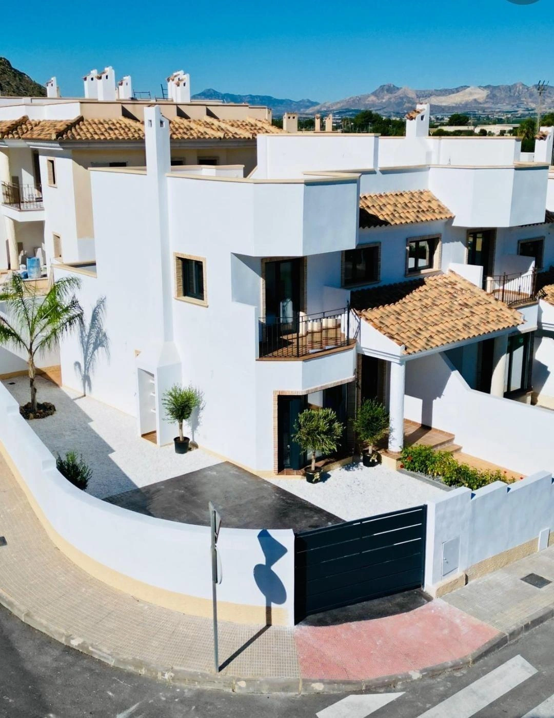 Town house for sale in Cox