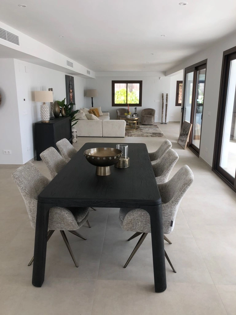 Modern finca with large plot in Altea, sea views!