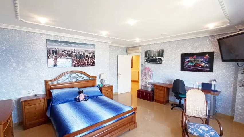 Frontline villa in Benidorm for sale - Villa Del Mar.