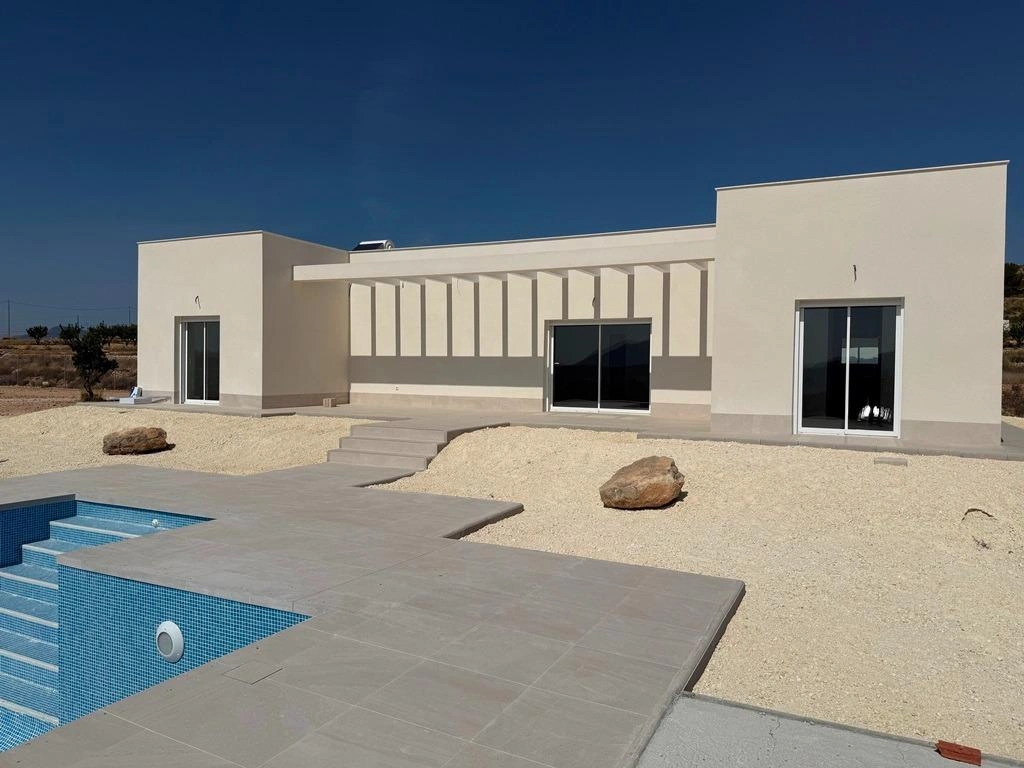 Villa for sale in Pinoso