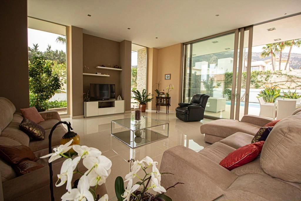 Villa for sale in Alfas Del Pi