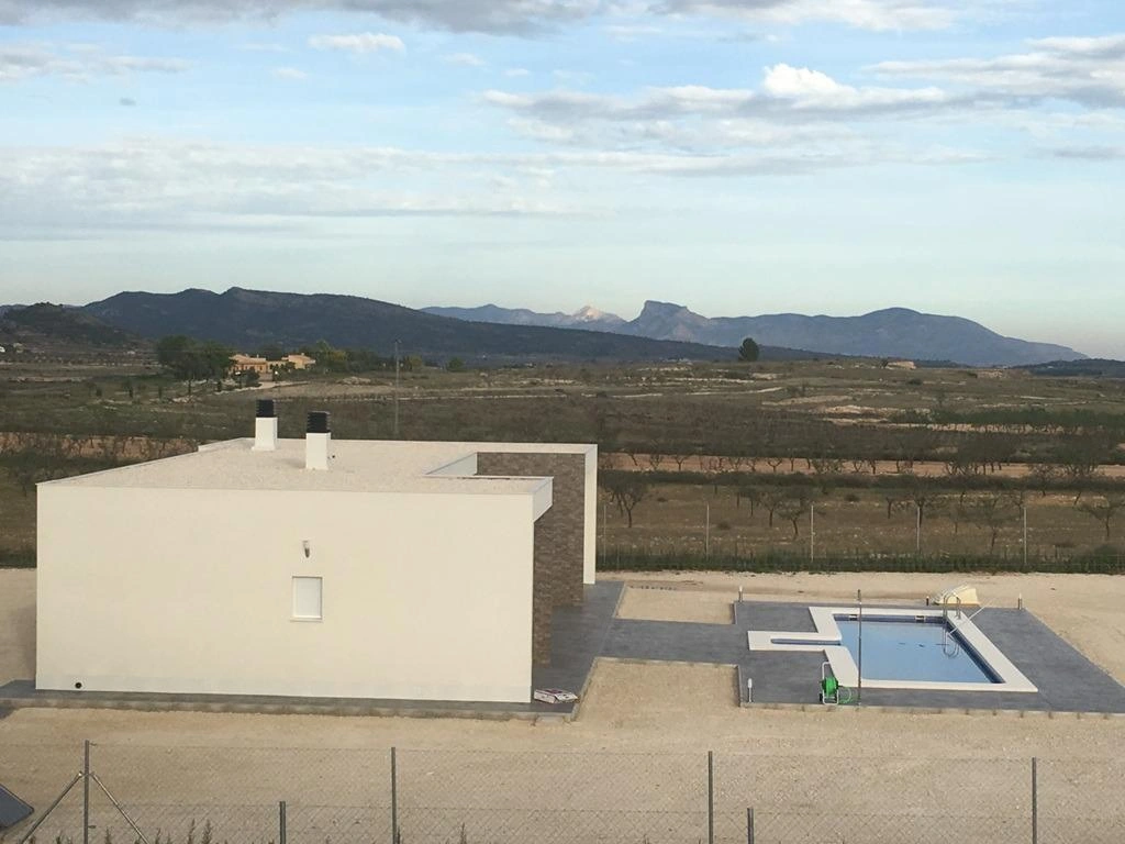 Villa for sale in Pinoso