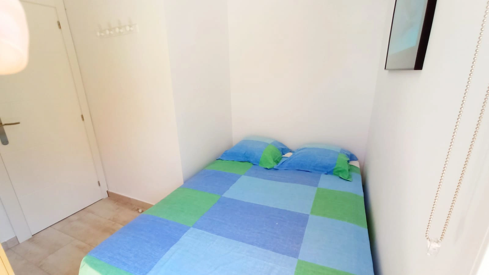 Cometa III Calpe - Villa with large plot and tennis court for sale.