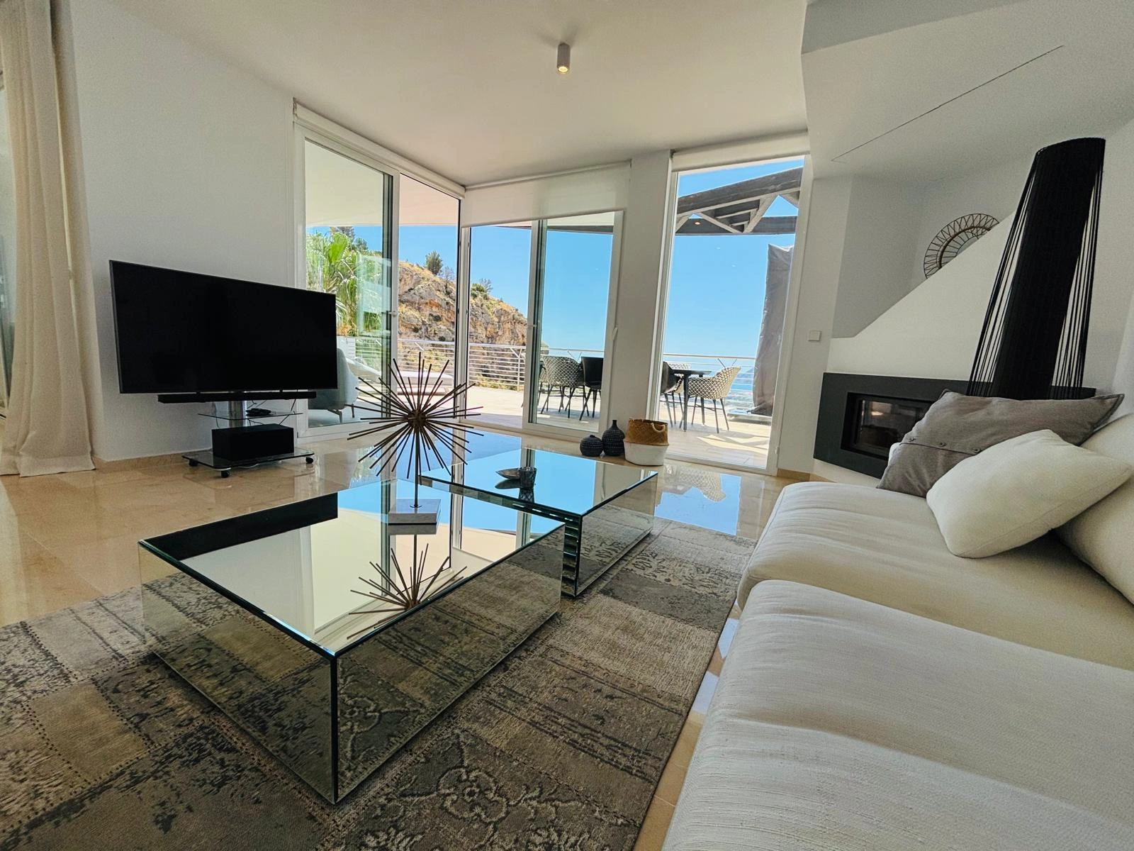 Luxury villa in Altea la Vella with unbeatable sea and mountain views.