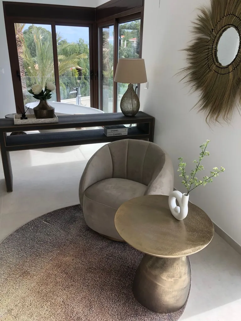 Modern finca with large plot in Altea, sea views!