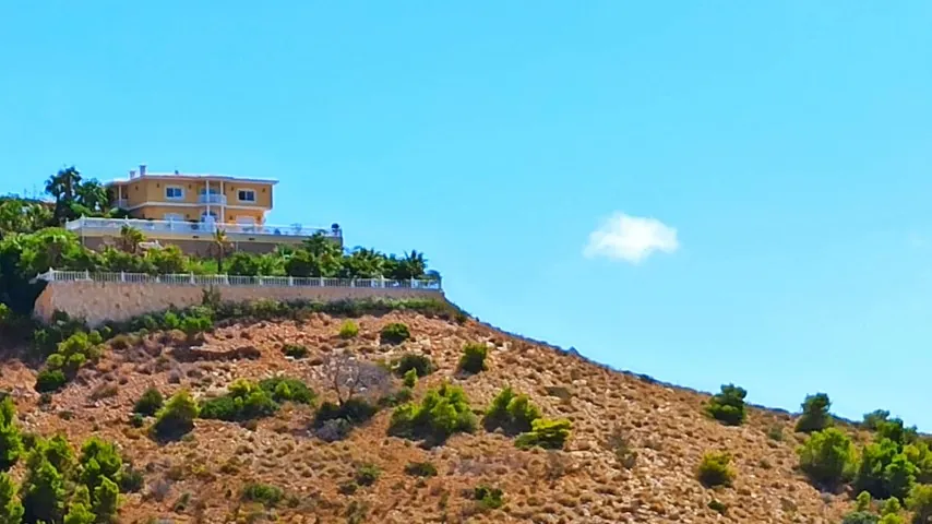 Frontline villa in Benidorm for sale - Villa Del Mar.