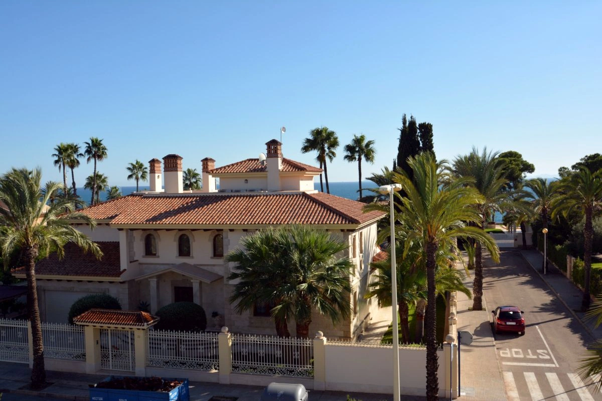 Villa for sale in Orihuela Costa