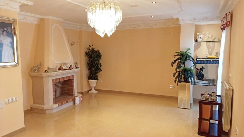 Frontline villa in Benidorm for sale - Villa Del Mar.