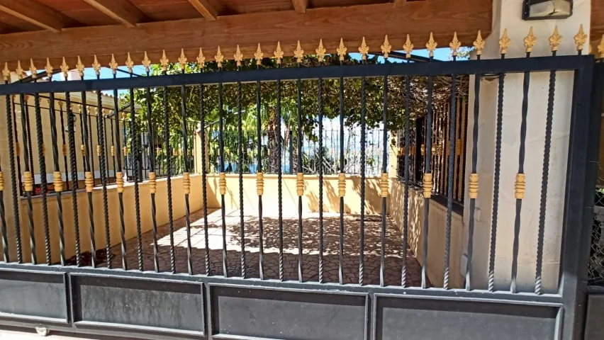 Frontline villa in Benidorm for sale - Villa Del Mar.