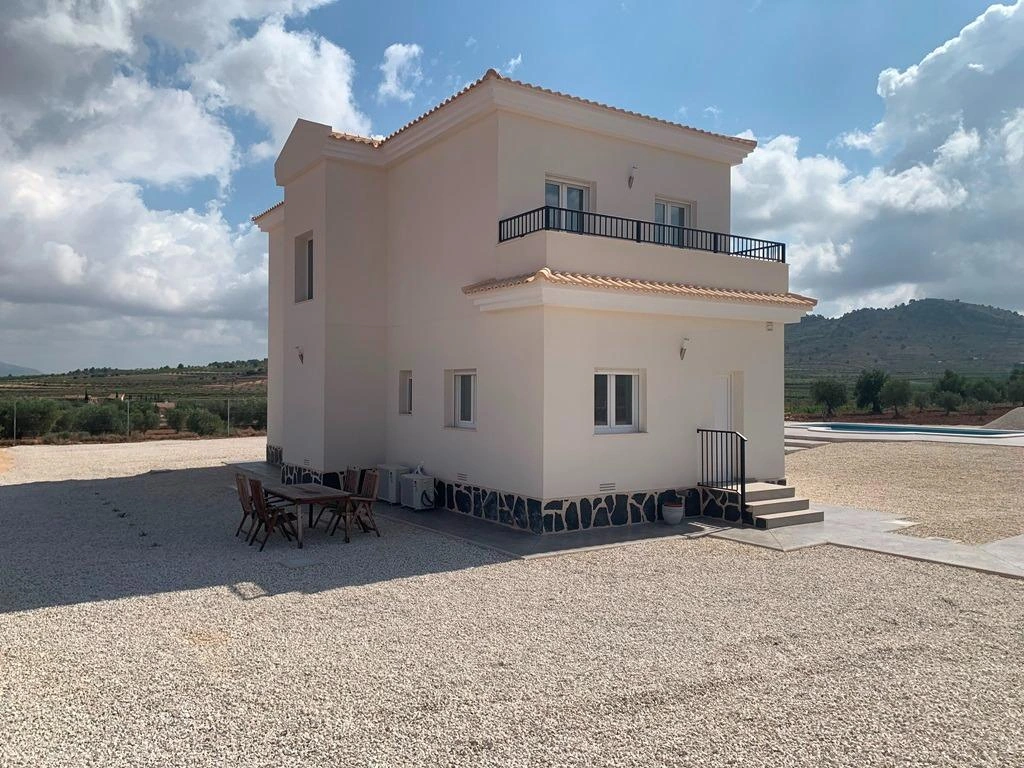 Villa for sale in Pinoso