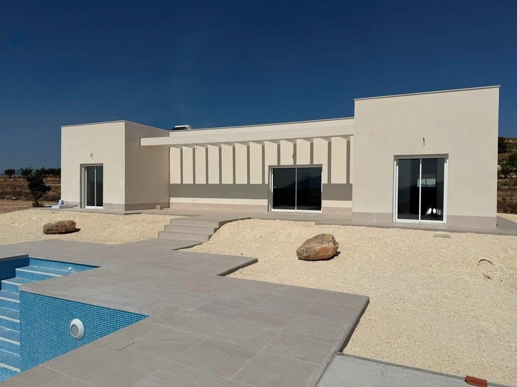 Villa for sale in Pinoso