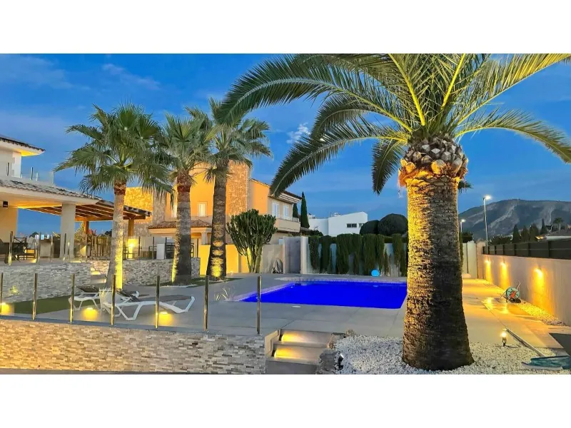 Villa til salg i Alfas Del Pi