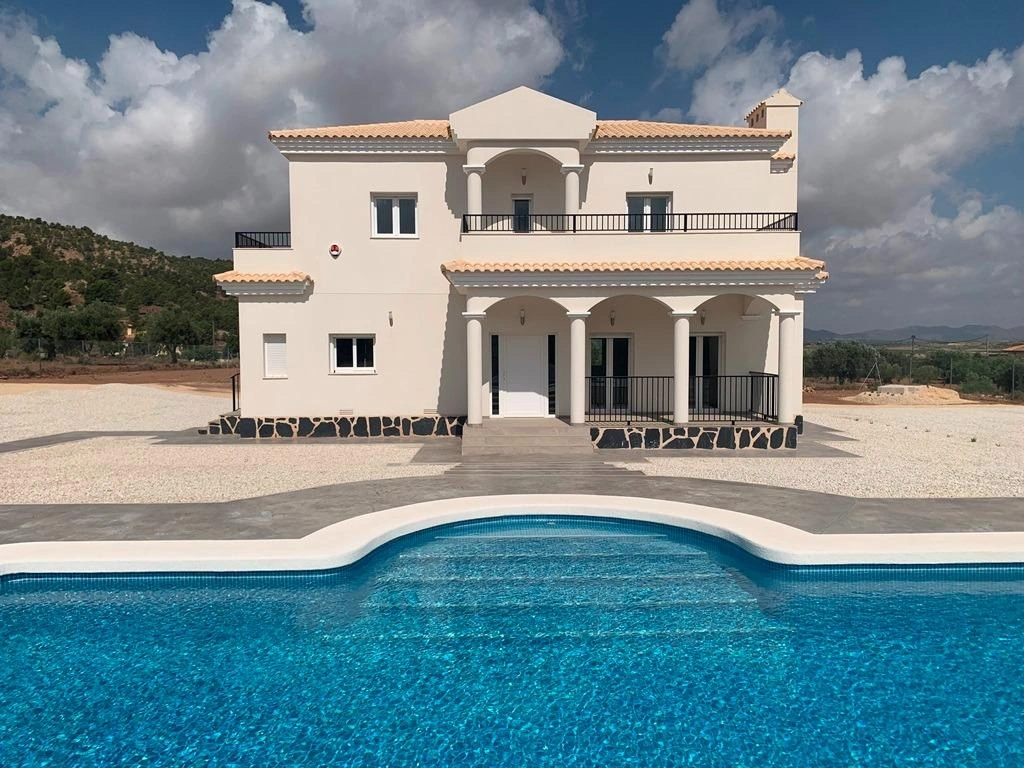 Villa for sale in Pinoso